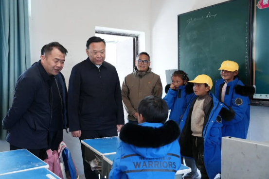 巴塔在巴宜区、波密县调研